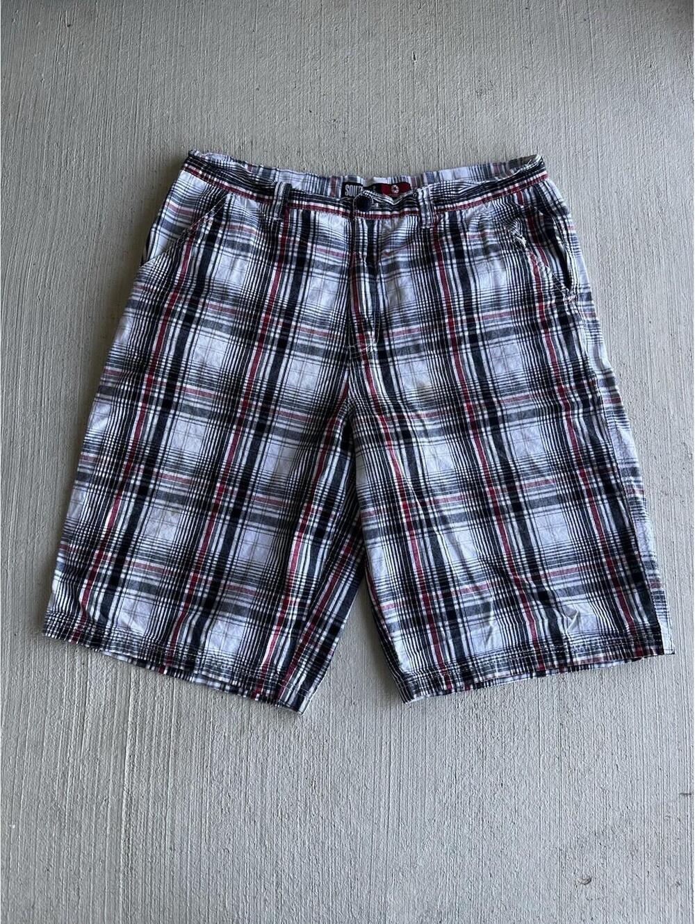 Southpole Plaid Cargo Shorts Black Red White Size 38 Y2K